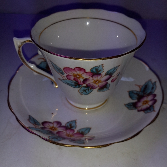 Colclough China Pattern #6630 Teacup w/ Saucer - Picture 2 of 8